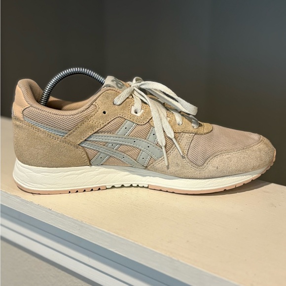 ASICS GEL LYTE CLASSIC Pink Cream Running Shoes Womens Sz. 9.5 1202A306 - Picture 3 of 9